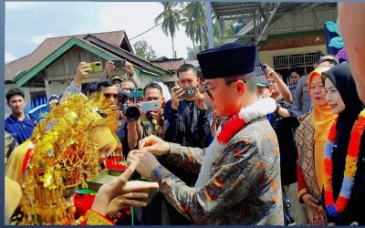 Tim Tari MTsN 3 Bengkulu Selatan Tampil Sambut Menteri